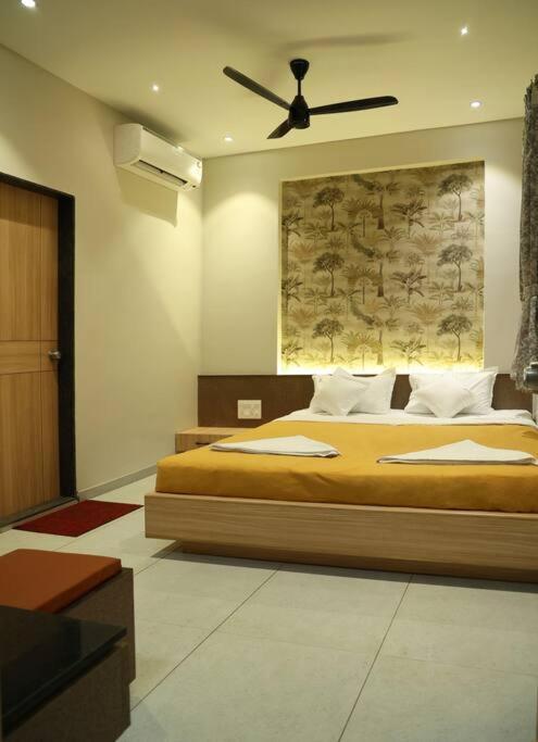 'Sumadhu Homes 301 ' Kolhapur Exterior foto